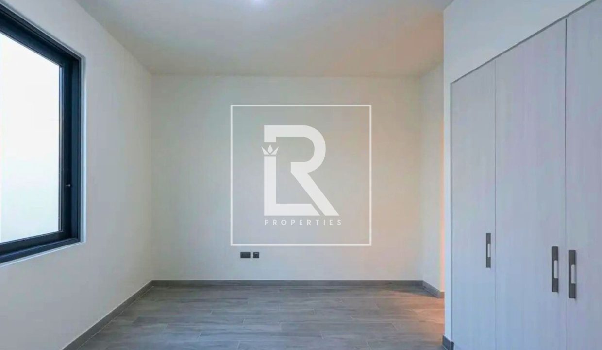 property_5271_691b1292c5c31_1763381906_19402990549