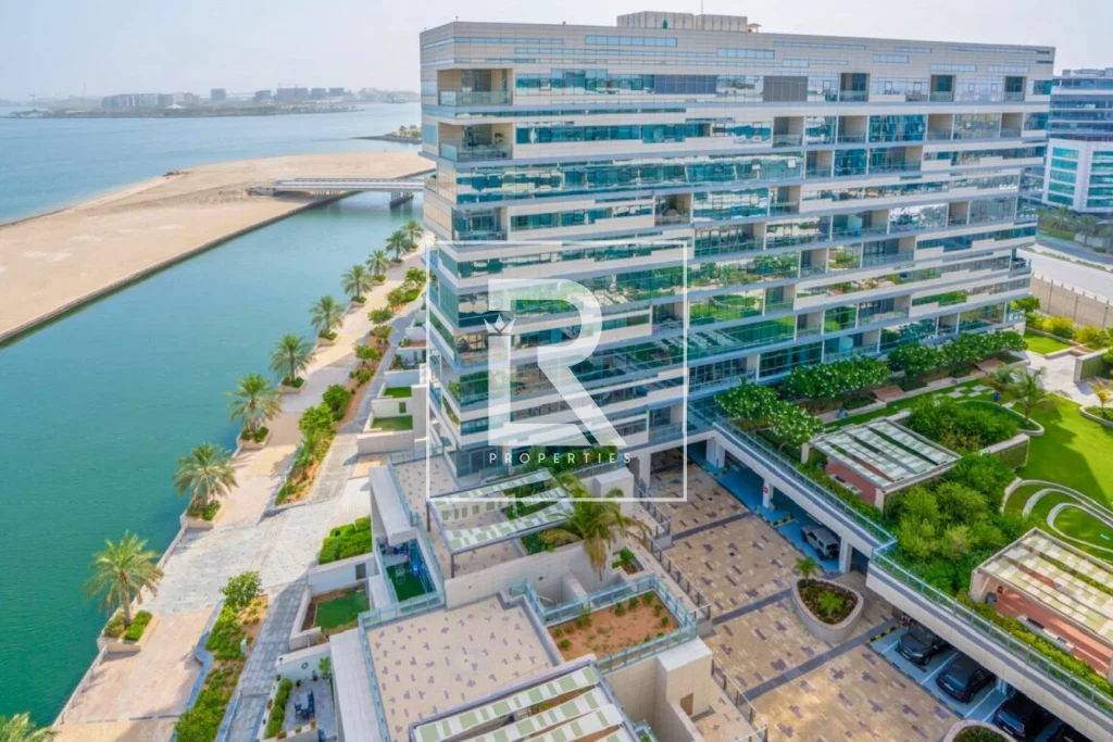 Lamar Residence | Stunning Sea View | With Study |Ready to Move In
